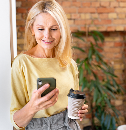 Close-up-young-businesswoman 1